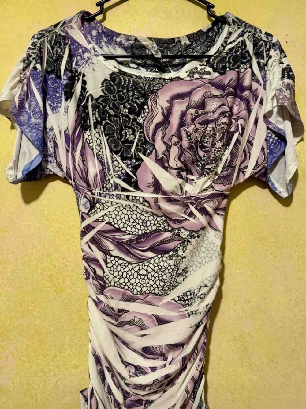 Floral Ruched Short Sleeve Tunic in Purple and White